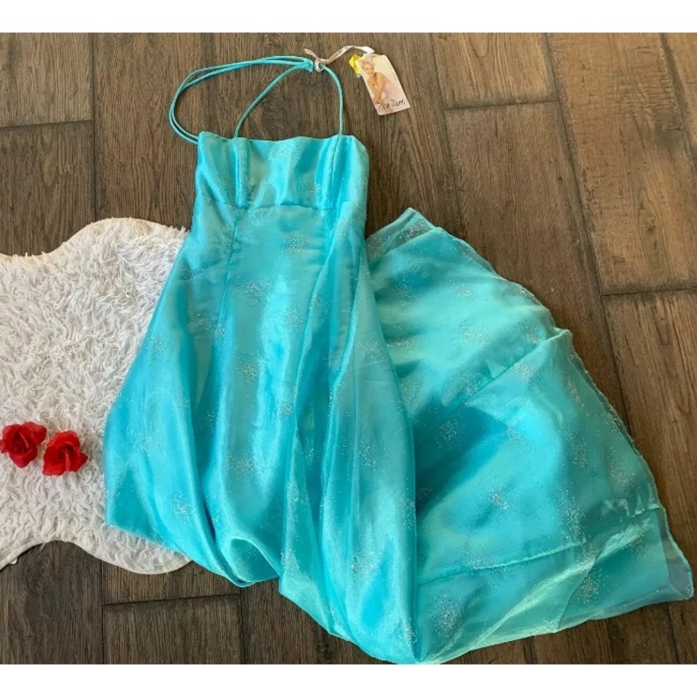 NWT Sparkle Evening Gown Formal Size 6 Niki Livas